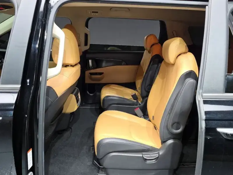 2021 Kia Carnival с пробегом 102 746 км