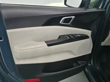 2021 Kia Carnival с пробегом 79 904 км