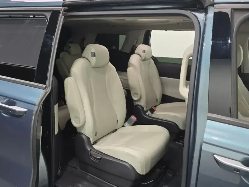2021 Kia Carnival с пробегом 79 904 км