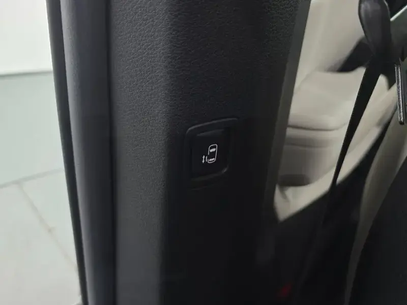 2021 Kia Carnival с пробегом 79 904 км