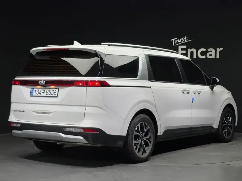2021 Kia Carnival с пробегом 121 101 км