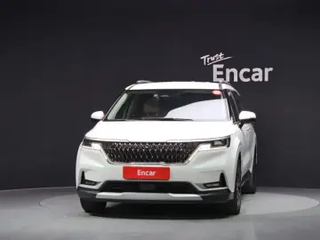 2022 Kia Carnival с пробегом 17 449 км