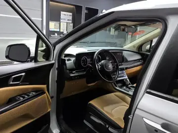 2021 Kia Carnival с пробегом 121 101 км