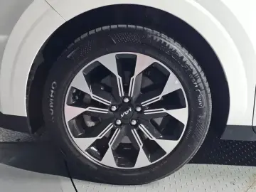 2022 Kia Carnival с пробегом 17 449 км