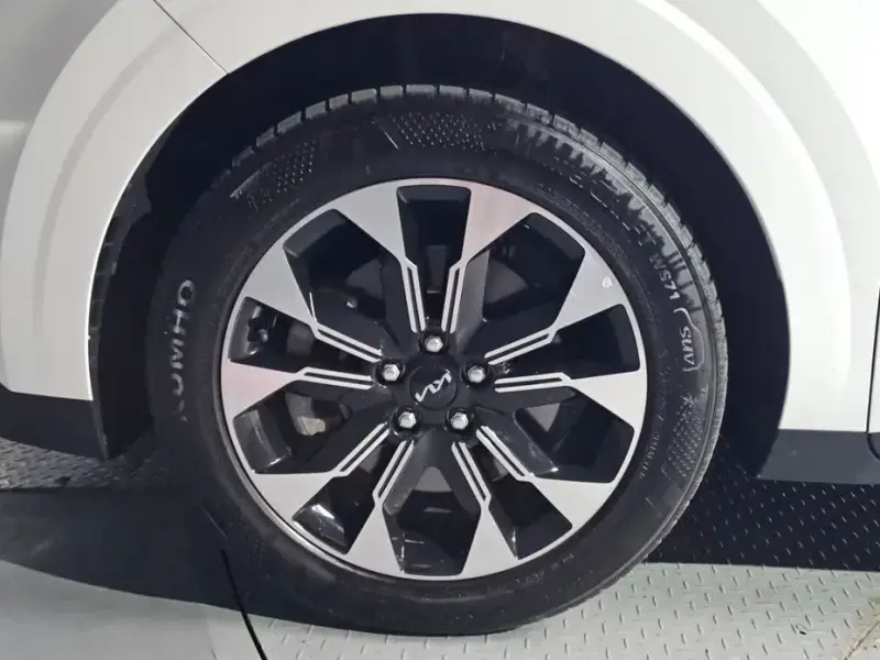 2022 Kia Carnival с пробегом 17 449 км