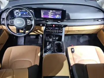 2022 Kia Carnival с пробегом 17 449 км