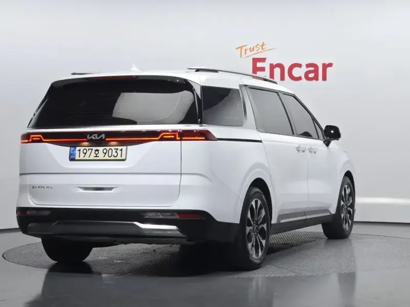 2022 Kia Carnival с пробегом 87 503 км