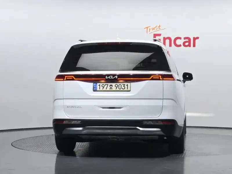 2022 Kia Carnival с пробегом 87 503 км