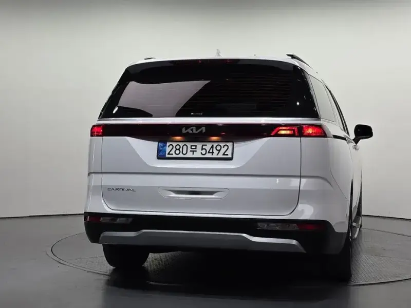 2021 Kia Carnival с пробегом 135 628 км