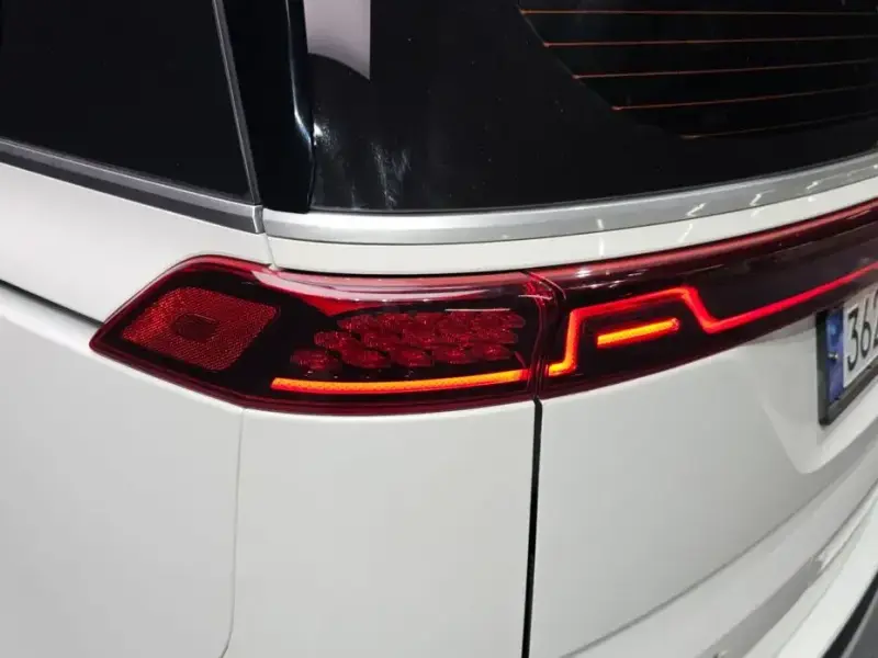 2022 Kia Carnival с пробегом 17 449 км