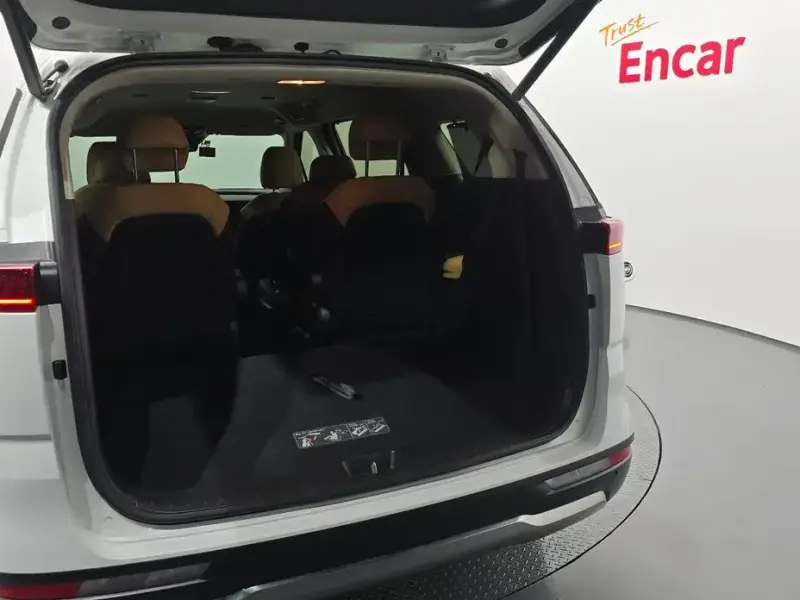2022 Kia Carnival с пробегом 87 503 км