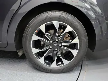 2022 Kia Carnival с пробегом 102 269 км