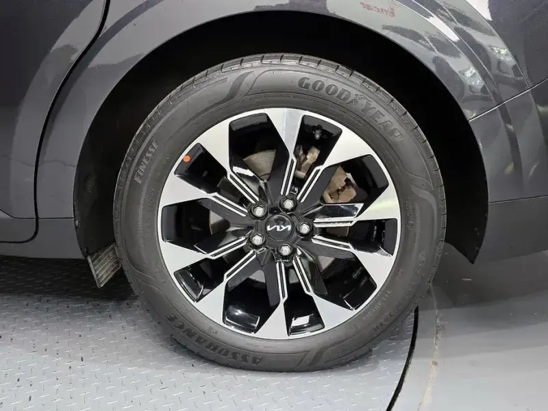 2022 Kia Carnival с пробегом 102 269 км