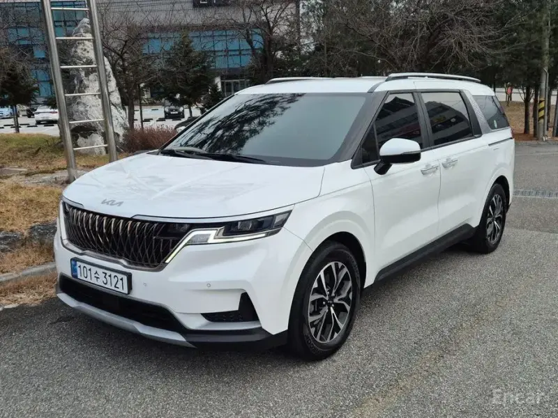 2022 Kia Carnival с пробегом 39 370 км