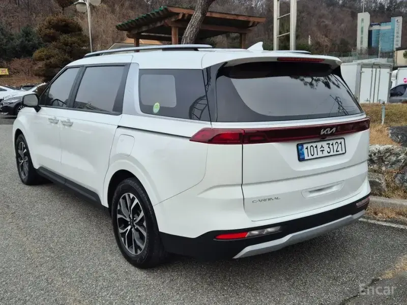 2022 Kia Carnival с пробегом 39 370 км