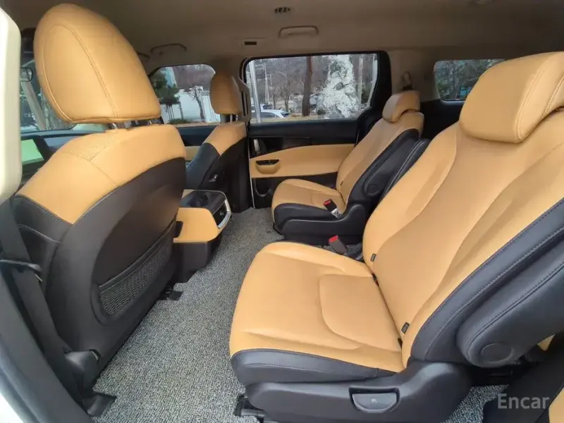 2022 Kia Carnival с пробегом 39 370 км