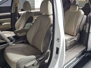2022 Kia Carnival с пробегом 71 821 км