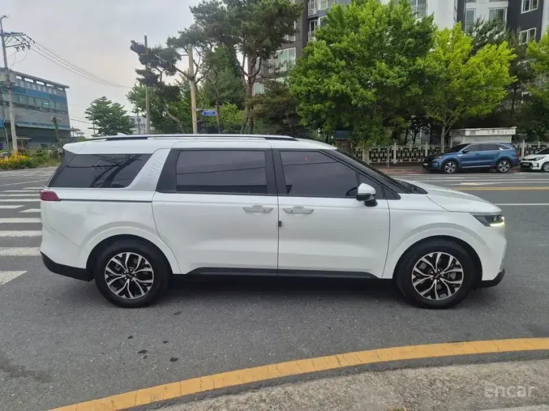 2022 Kia Carnival с пробегом 103 000 км