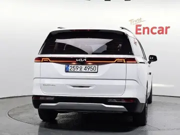 2021 Kia Carnival с пробегом 21 672 км