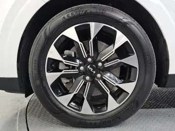 2021 Kia Carnival с пробегом 21 672 км