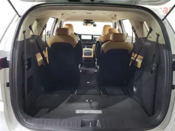 2022 Kia Carnival с пробегом 108 992 км