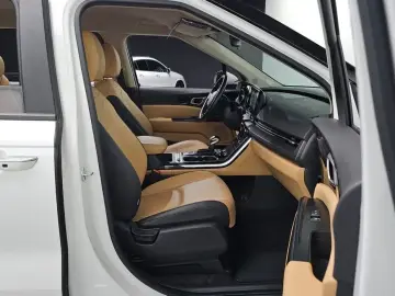 2021 Kia Carnival с пробегом 21 672 км