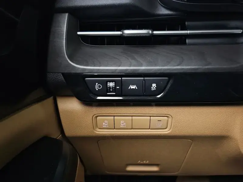 2021 Kia Carnival с пробегом 21 672 км
