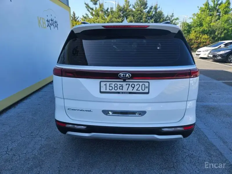 2021 Kia Carnival с пробегом 50 964 км