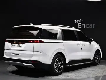 2021 Kia Carnival с пробегом 23 423 км