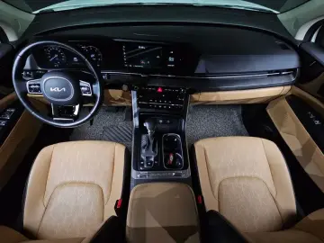 2021 Kia Carnival с пробегом 23 423 км