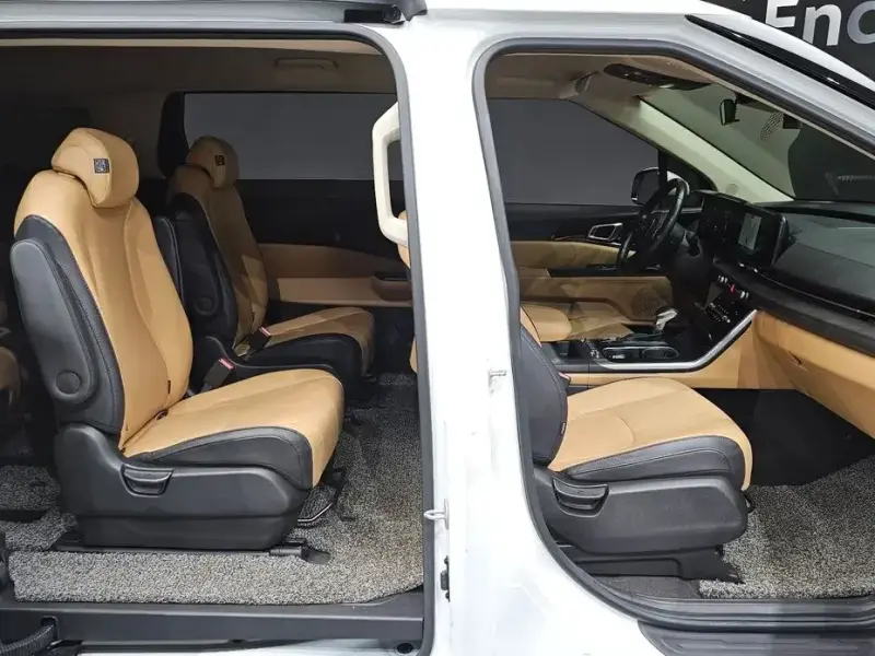 2021 Kia Carnival с пробегом 23 423 км