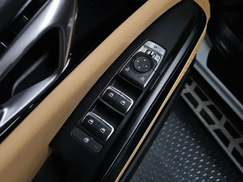 2021 Kia Carnival с пробегом 23 423 км