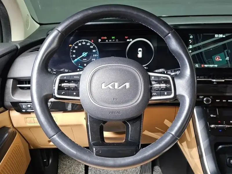 2021 Kia Carnival с пробегом 23 423 км