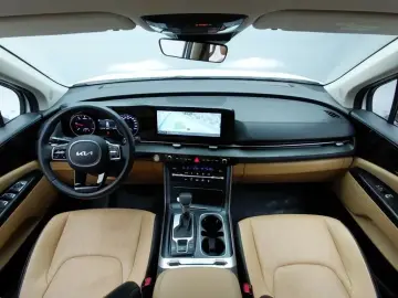 2023 Kia Carnival с пробегом 56 023 км