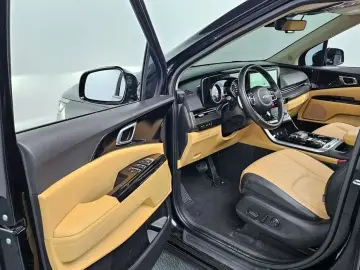 2023 Kia Carnival с пробегом 92 222 км