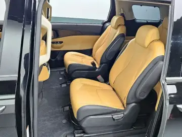 2023 Kia Carnival с пробегом 92 222 км