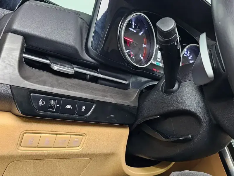 2023 Kia Carnival с пробегом 92 222 км