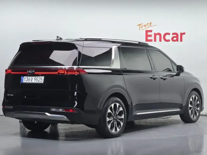2023 Kia Carnival с пробегом 81 024 км