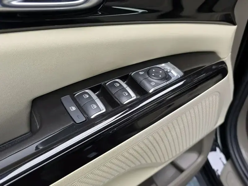 2023 Kia Carnival с пробегом 81 024 км