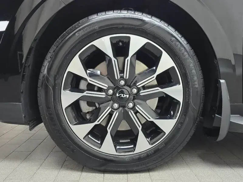 2022 Kia Carnival с пробегом 26 434 км