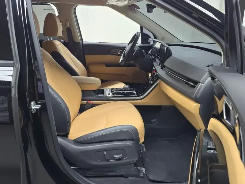 2022 Kia Carnival с пробегом 26 434 км