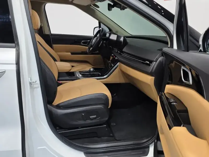2021 Kia Carnival с пробегом 65 878 км