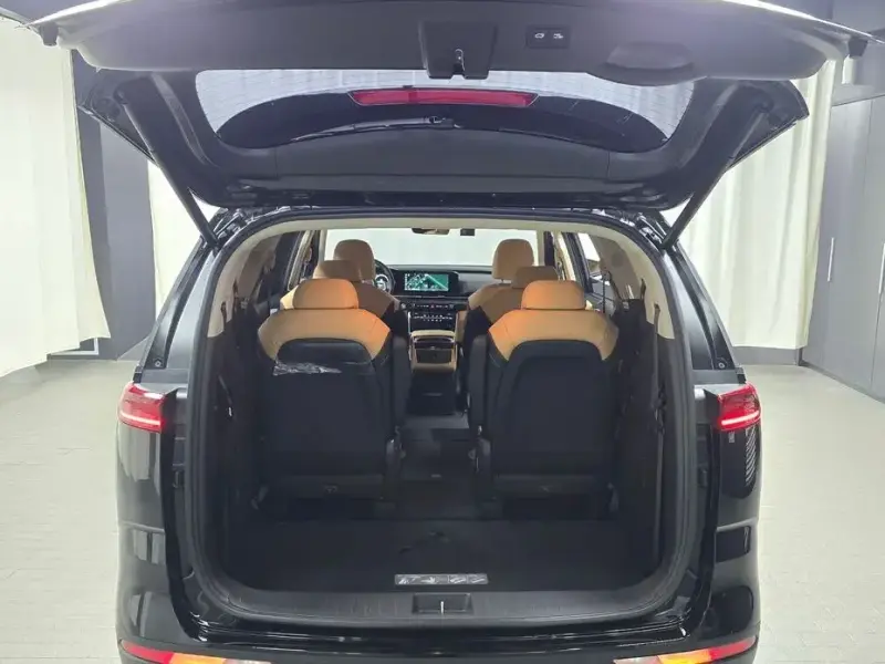 2022 Kia Carnival с пробегом 26 434 км