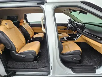 2021 Kia Carnival с пробегом 114 725 км