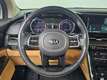 2021 Kia Carnival с пробегом 114 725 км