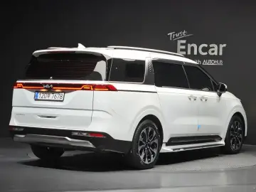 2023 Kia Carnival с пробегом 30 090 км