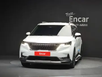2023 Kia Carnival с пробегом 30 090 км