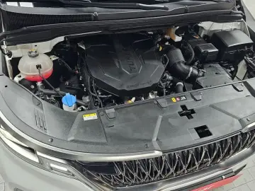 2023 Kia Carnival с пробегом 30 090 км
