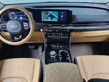 2023 Kia Carnival с пробегом 30 090 км