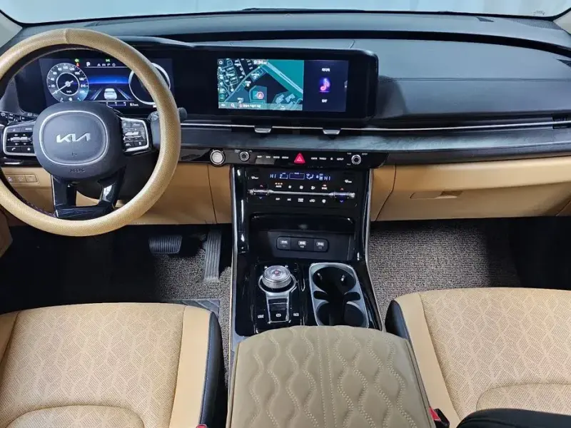 2023 Kia Carnival с пробегом 30 090 км
